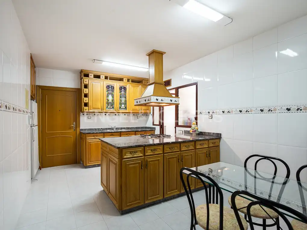 Kitchen of Flat for sale in Valencia  with Air Conditioner, Heating and Balcony