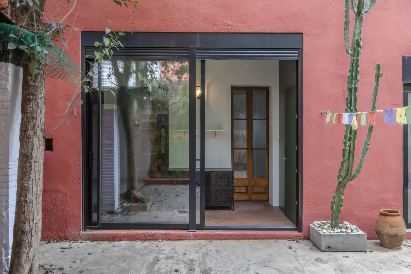 Vista exterior de Casa adosada en venta en Barcelona con Parquet y Terraza