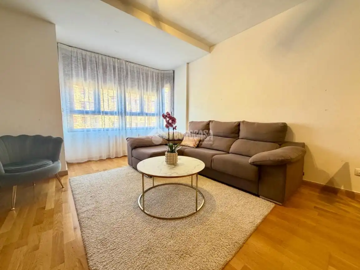 Living room of Flat for sale in Arganda del Rey  with Heating, Parquet flooring and Storage room