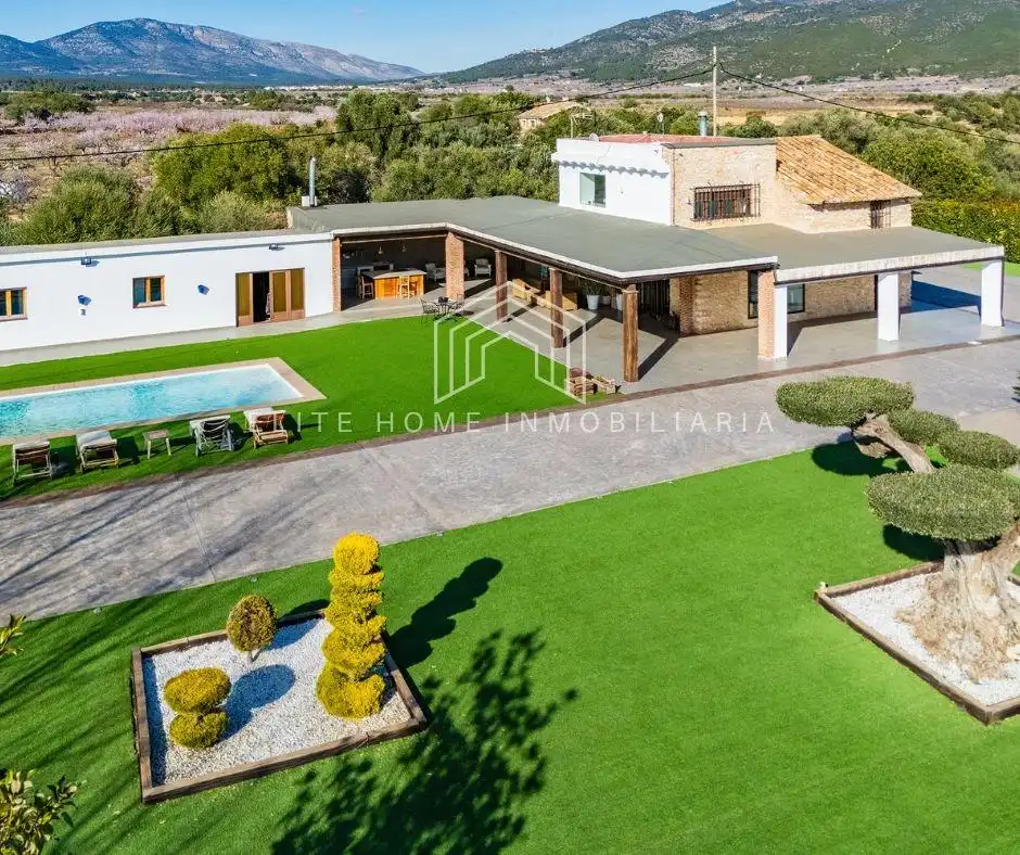 Exterior view of Houses for sale in Useras /  Les Useres  with Air Conditioner, Private garden and Terrace