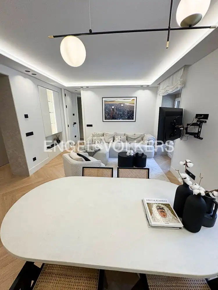 Living room of Flat for rent in Madrid  with Air Conditioner, Heating and Furnished