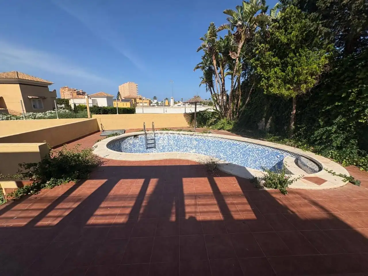 Xalet amb piscina en venda a Urbanizacion BRISAMAR