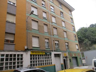 Piso con ascensor en venta en Calle Profesor Jesús Neira 3