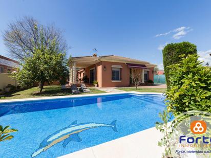 Garden of House or chalet for sale in  Córdoba Capital  with Air Conditioner, Heating and Storage room