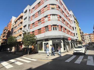 Flat with lift for sale in Calle Garcilaso de la Vega