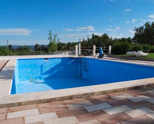 Piscina de Finca rústica en venda en Alborache amb Aire condicionat, Jardí privat i Terrassa
