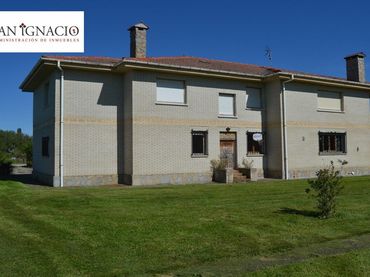 Chalet con piscina en venta en Villarcayo de Merindad de Castilla la Vieja