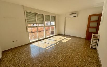 Living room of Flat for sale in Benetússer  with Storage room