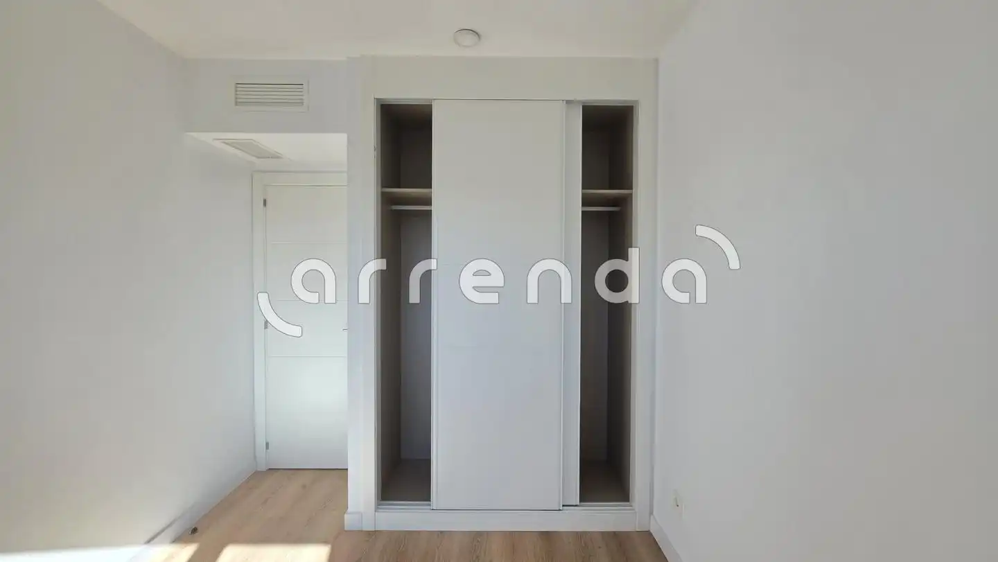 Bedroom of Flat for rent in Madrid  with Air Conditioner, Heating and Parquet flooring