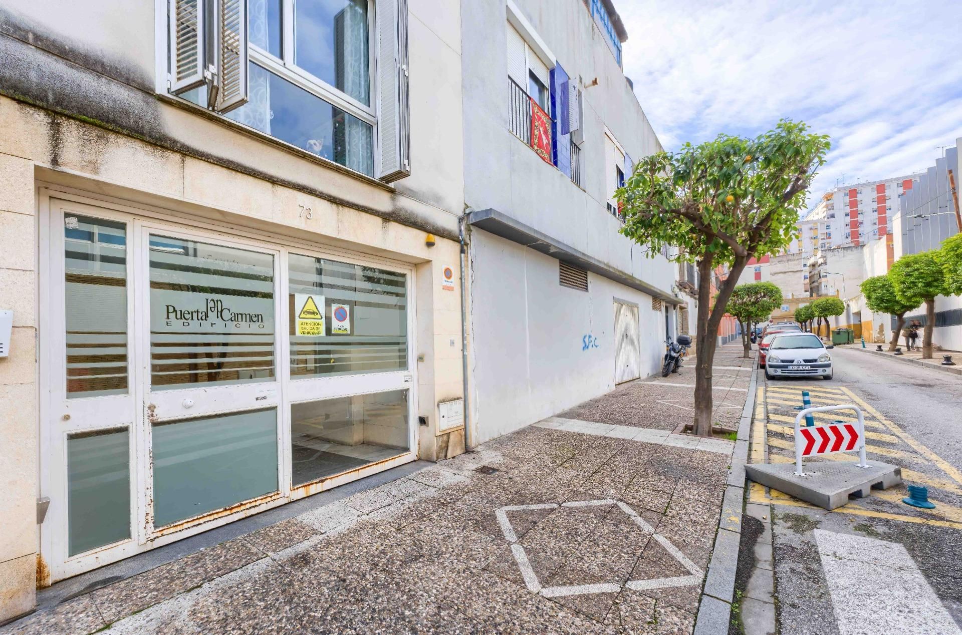 Exterior view of Flat for sale in San Juan de Aznalfarache  with Air Conditioner