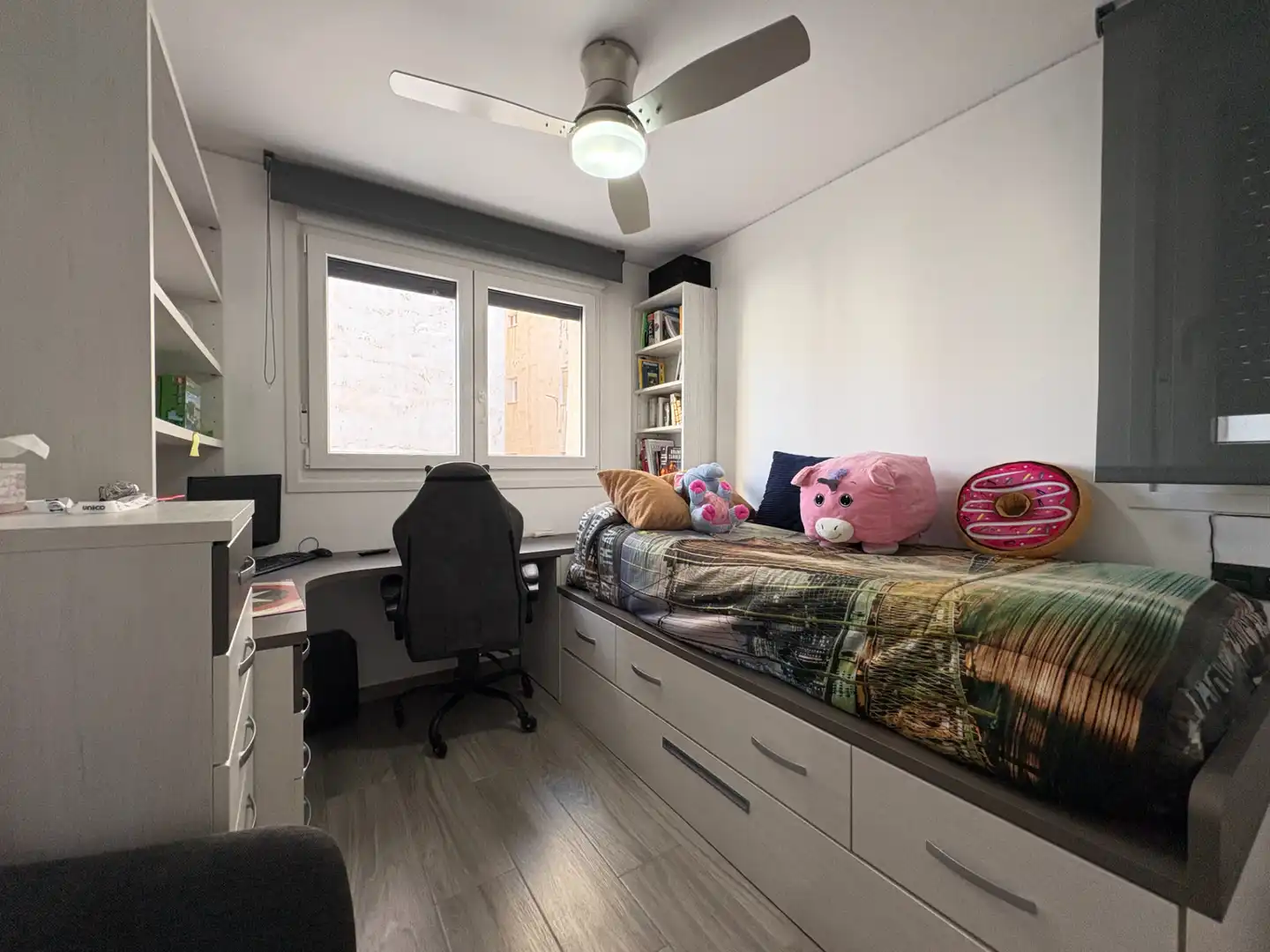 Bedroom of Attic for sale in Zaragoza  with Air Conditioner, Heating and Terrace