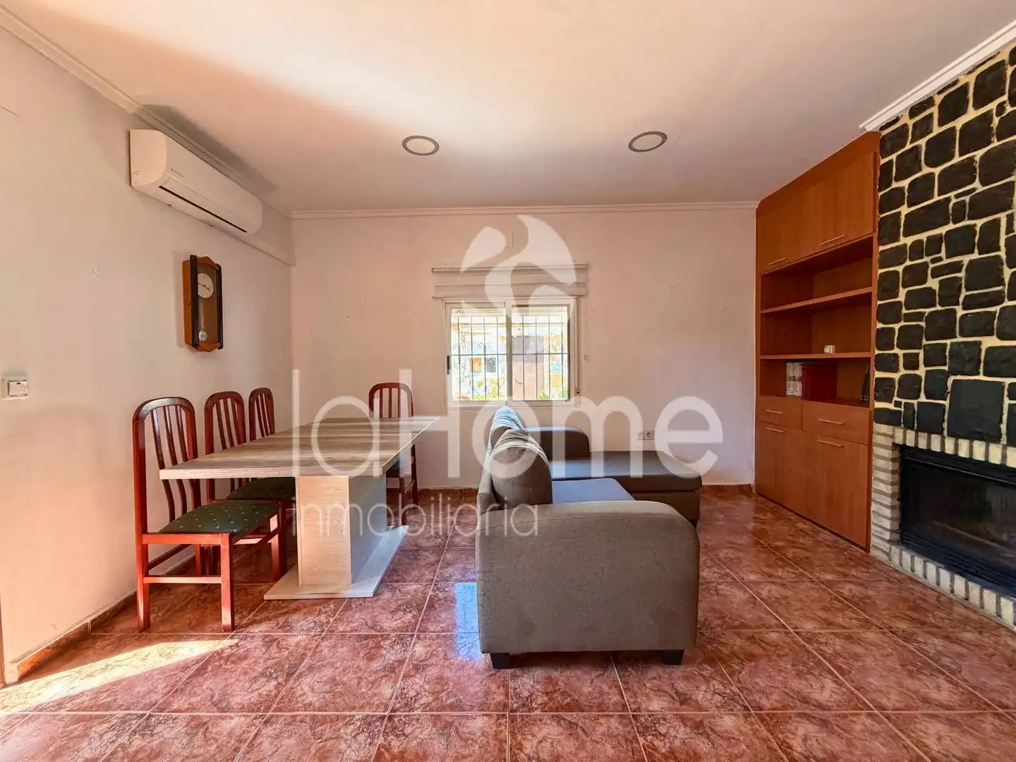 Wohnzimmer von Haus oder Chalet zum Verkauf in Paterna mit Klimaanlage, Privatgarten und Terrasse