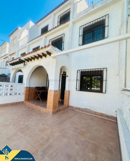 Vista exterior de Dúplex en venda en Torrevieja amb Terrassa i Moblat