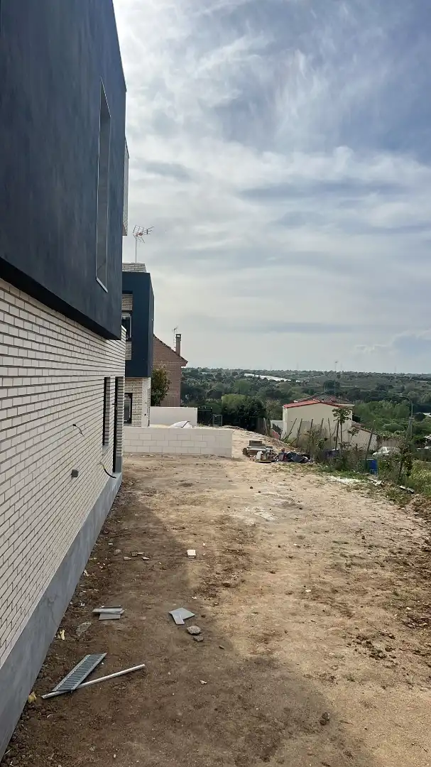 Houses for sale in Móstoles  with Air Conditioner, Heating and Private garden