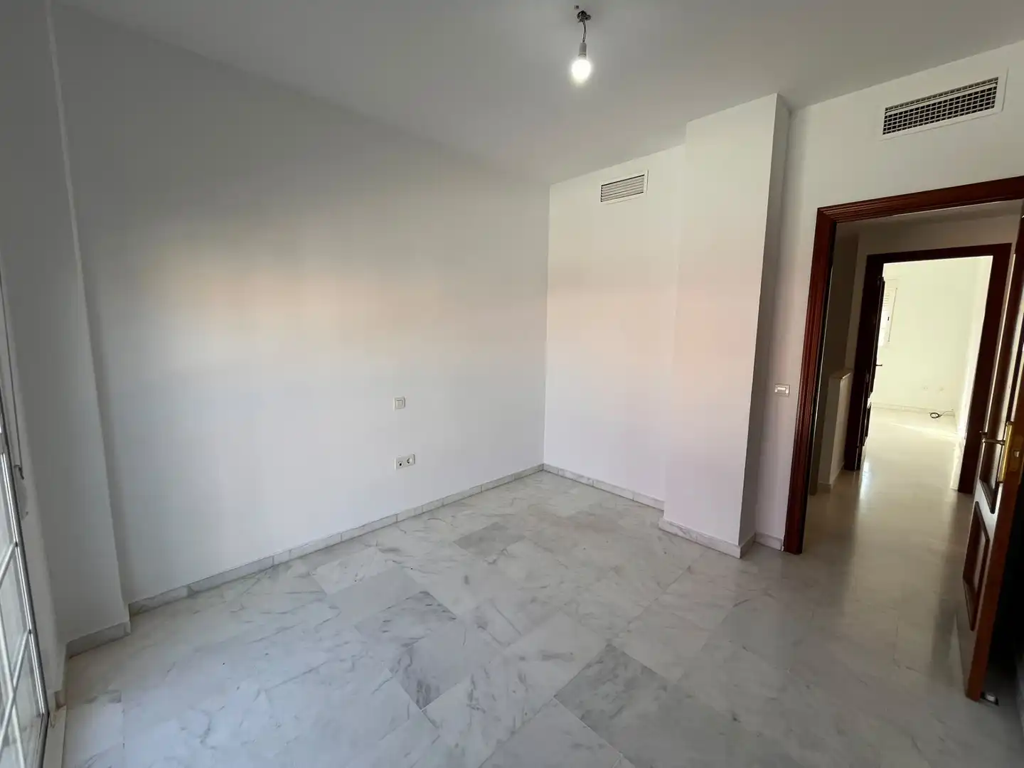 Casa aparellada amb piscina en venda a Colegio Europa, imagen 22