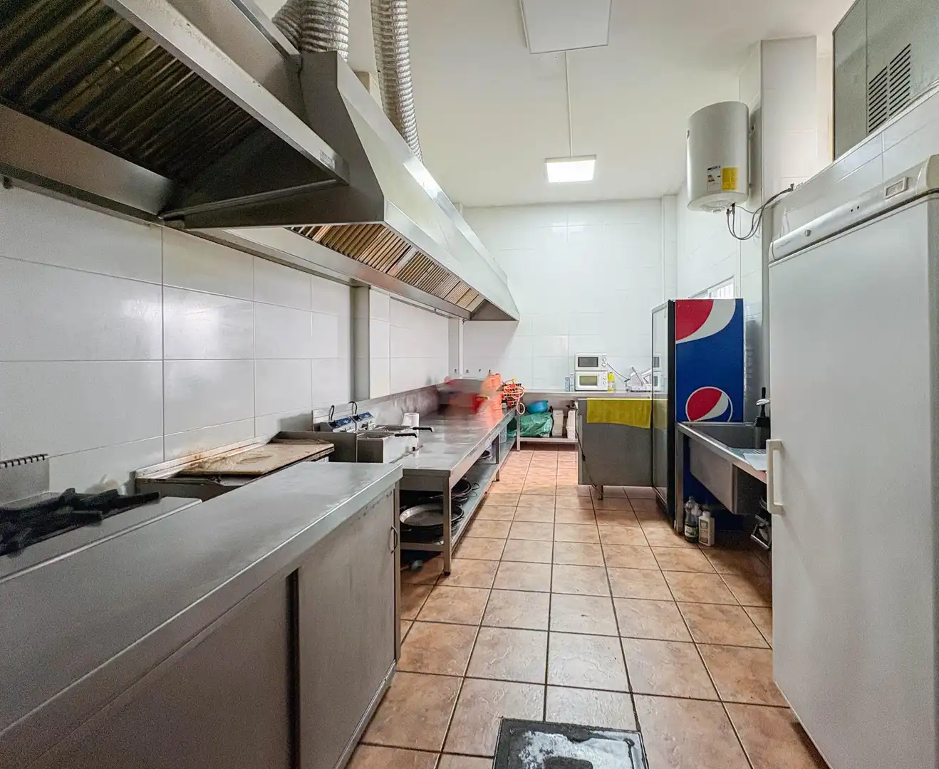 Kitchen of Commercial properties for sale in La Pobla de Vallbona  with Air Conditioner and Furnished