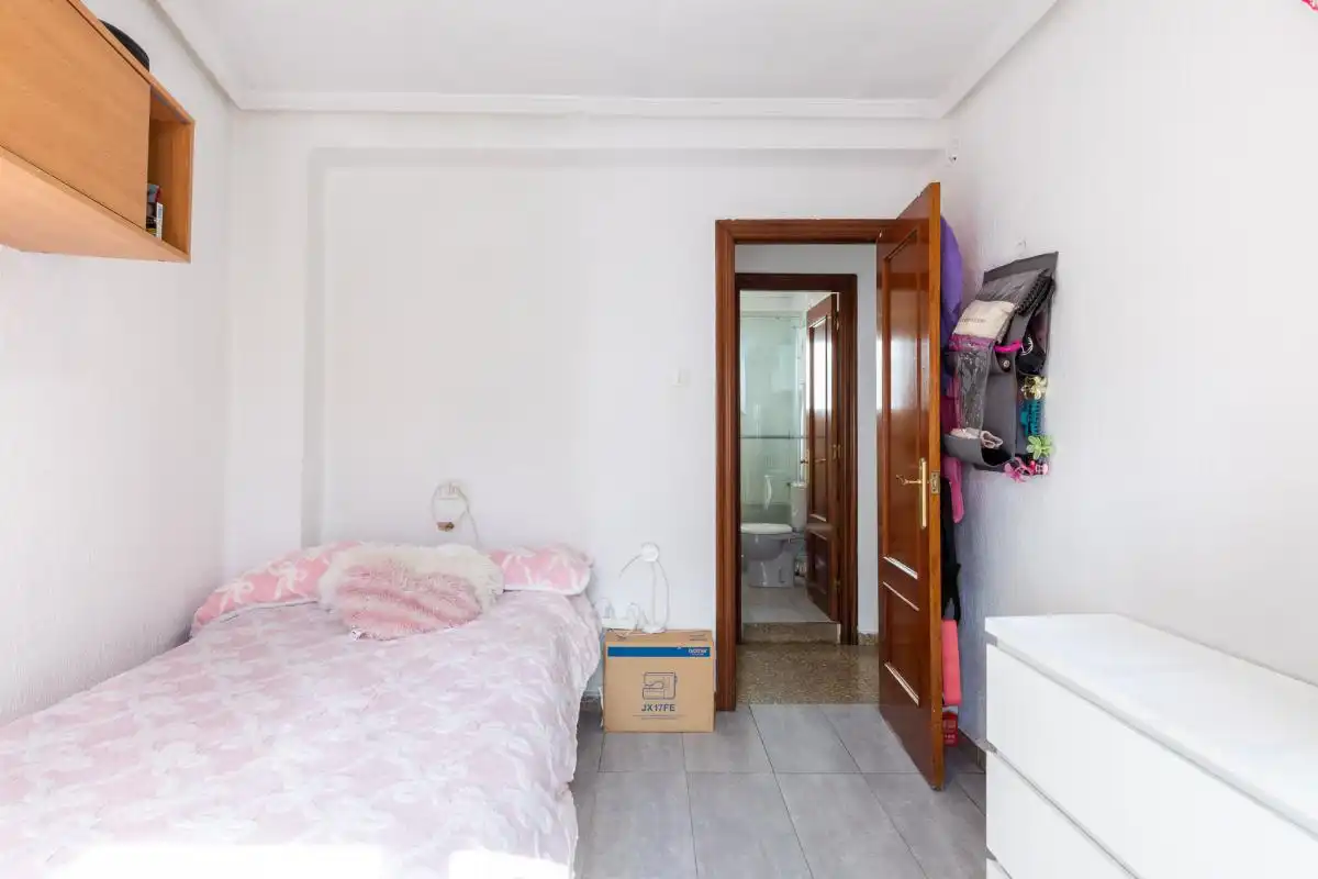 Habitación de Piso en venta en Alaquàs con Aire acondicionado, Calefacción y Amueblado