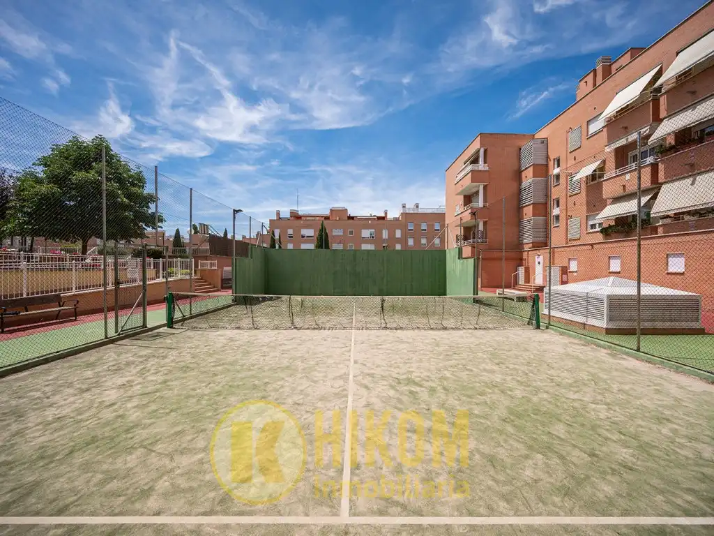 Exterior view of Ground floor for sale in Las Rozas de Madrid  with Air Conditioner, Private garden and Terrace