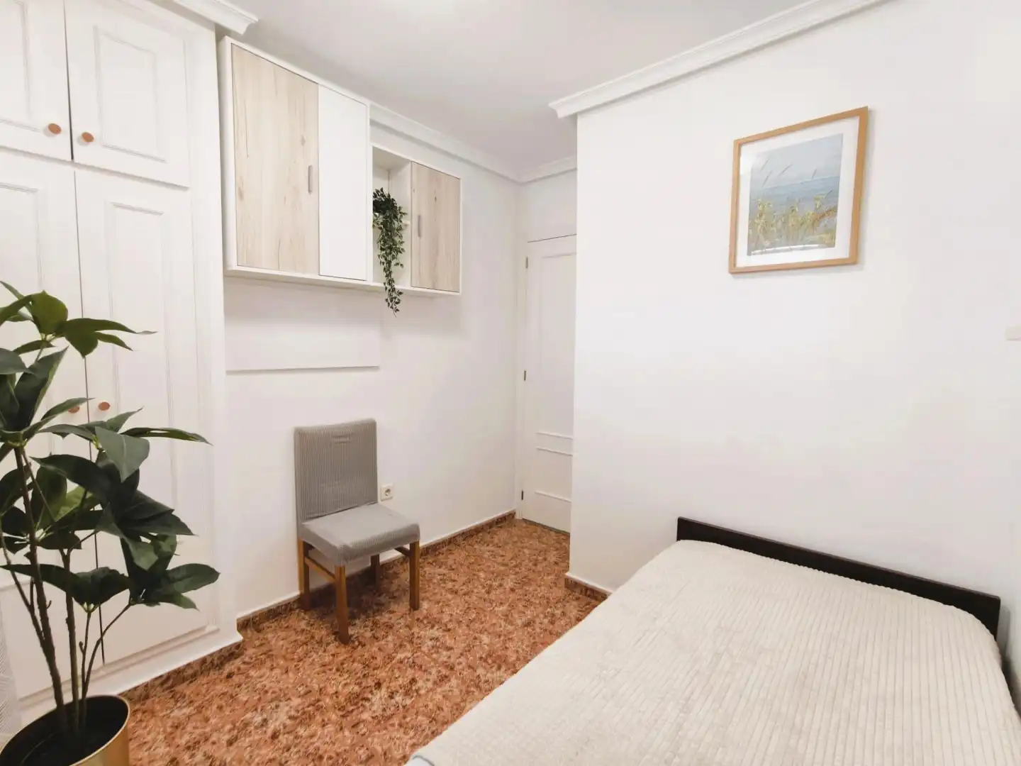 Bedroom of Apartments for sale in Cuenca  with Air Conditioner, Terrace and Furnished