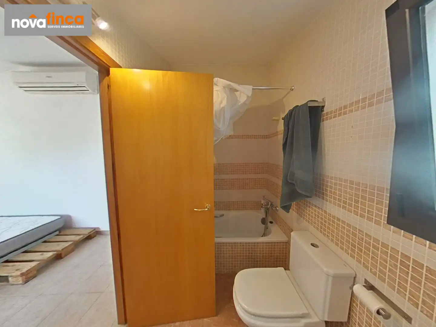 Badezimmer von Maisonette zum Verkauf in Calonge i Sant Antoni mit Klimaanlage, Heizung und Terrasse