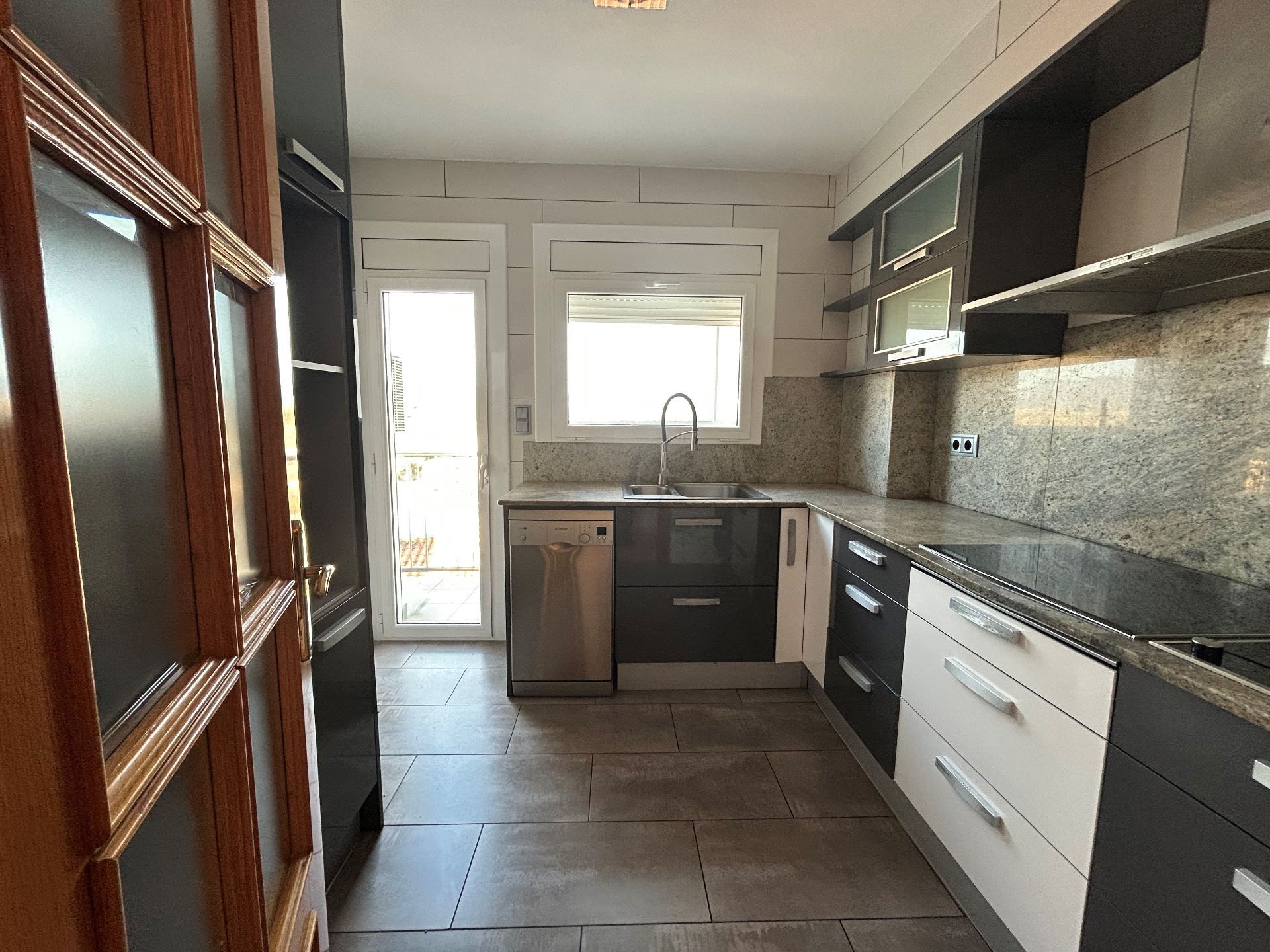 Kitchen of Flat to rent in Sant Hipòlit de Voltregà  with Heating