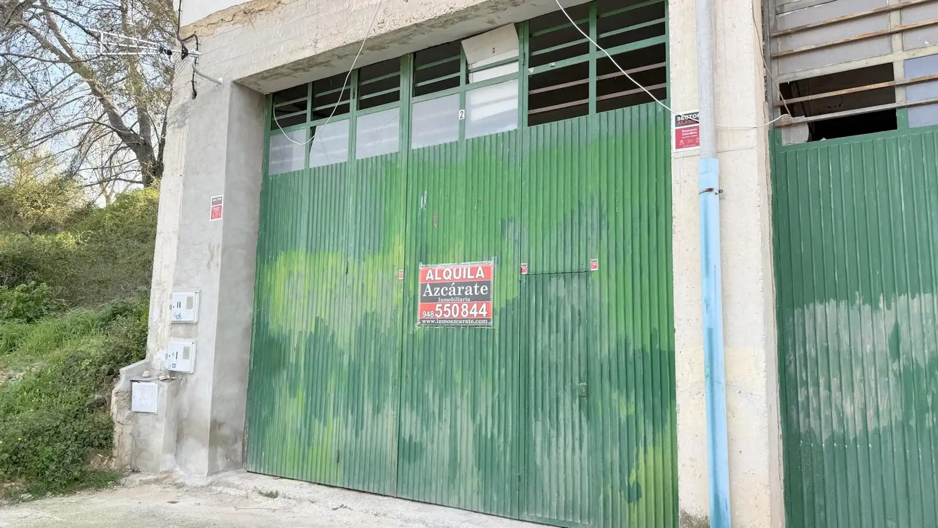 Außenansicht von Fabrikhallen zur Miete in Estella / Lizarra