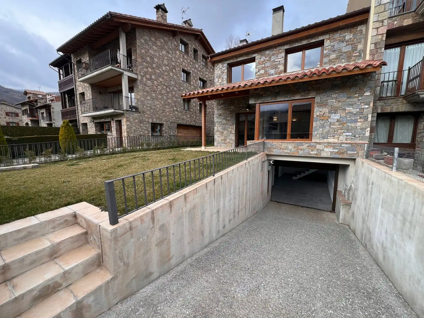 Vista exterior de Casa adosada en venta en Llanars con Calefacción, Jardín privado y Parquet