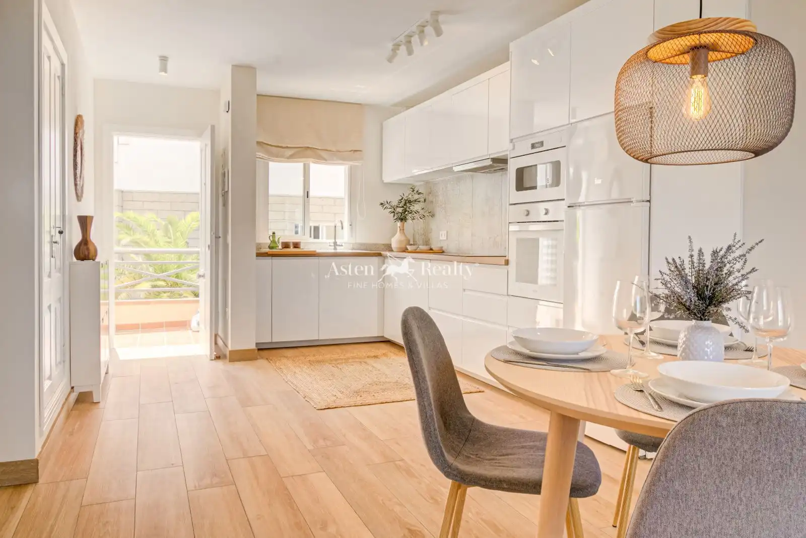 Küche von Dachboden zum Verkauf in Adeje mit Klimaanlage, Terrasse und Schwimmbad