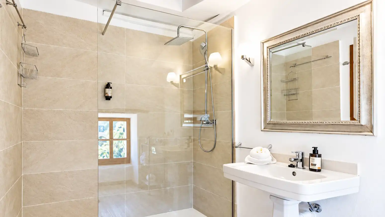 Bathroom of Commercial properties for sale in Estellencs  with Air Conditioner