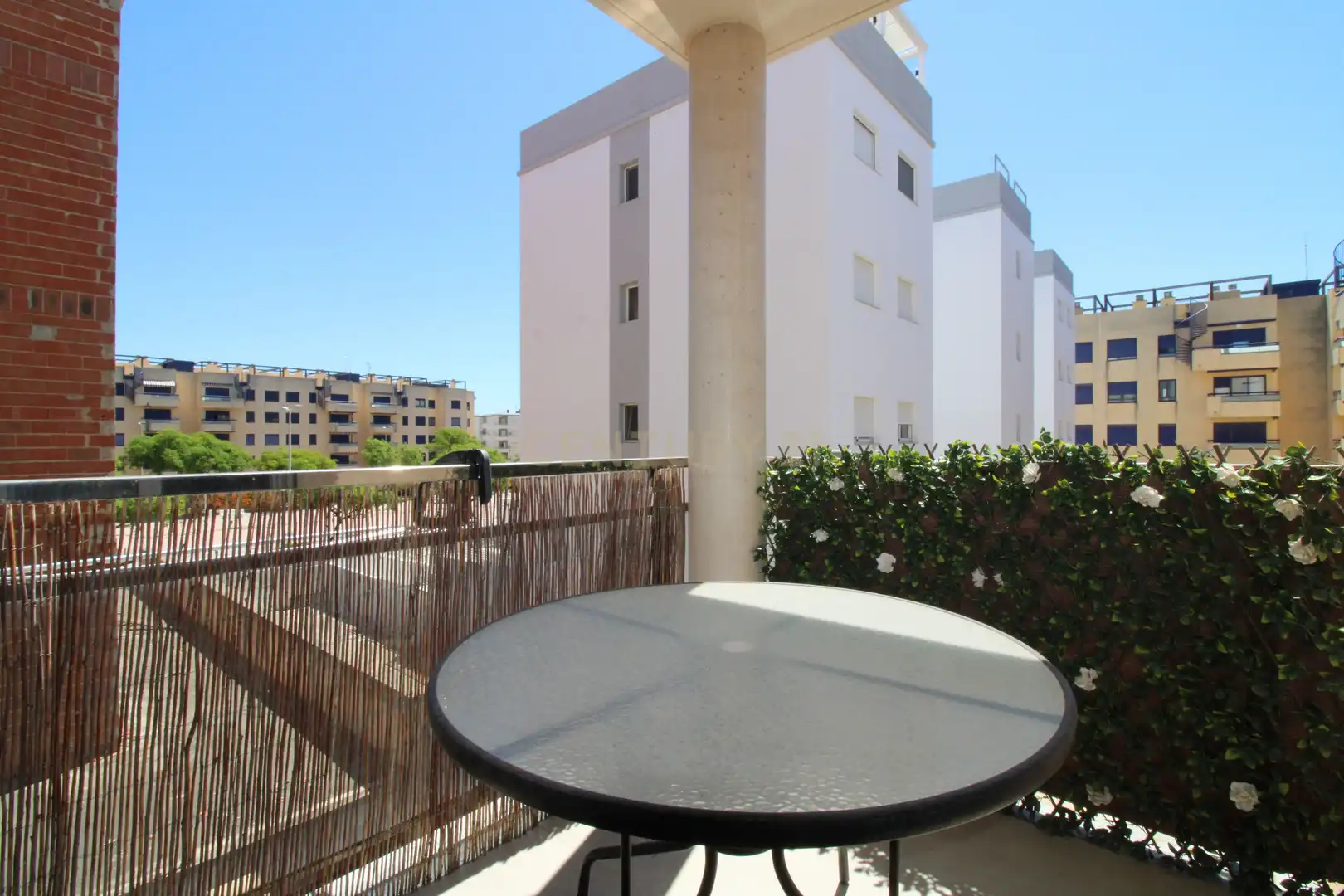 Terrasse von Wohnungen zur Miete in Bellreguard mit Balkon