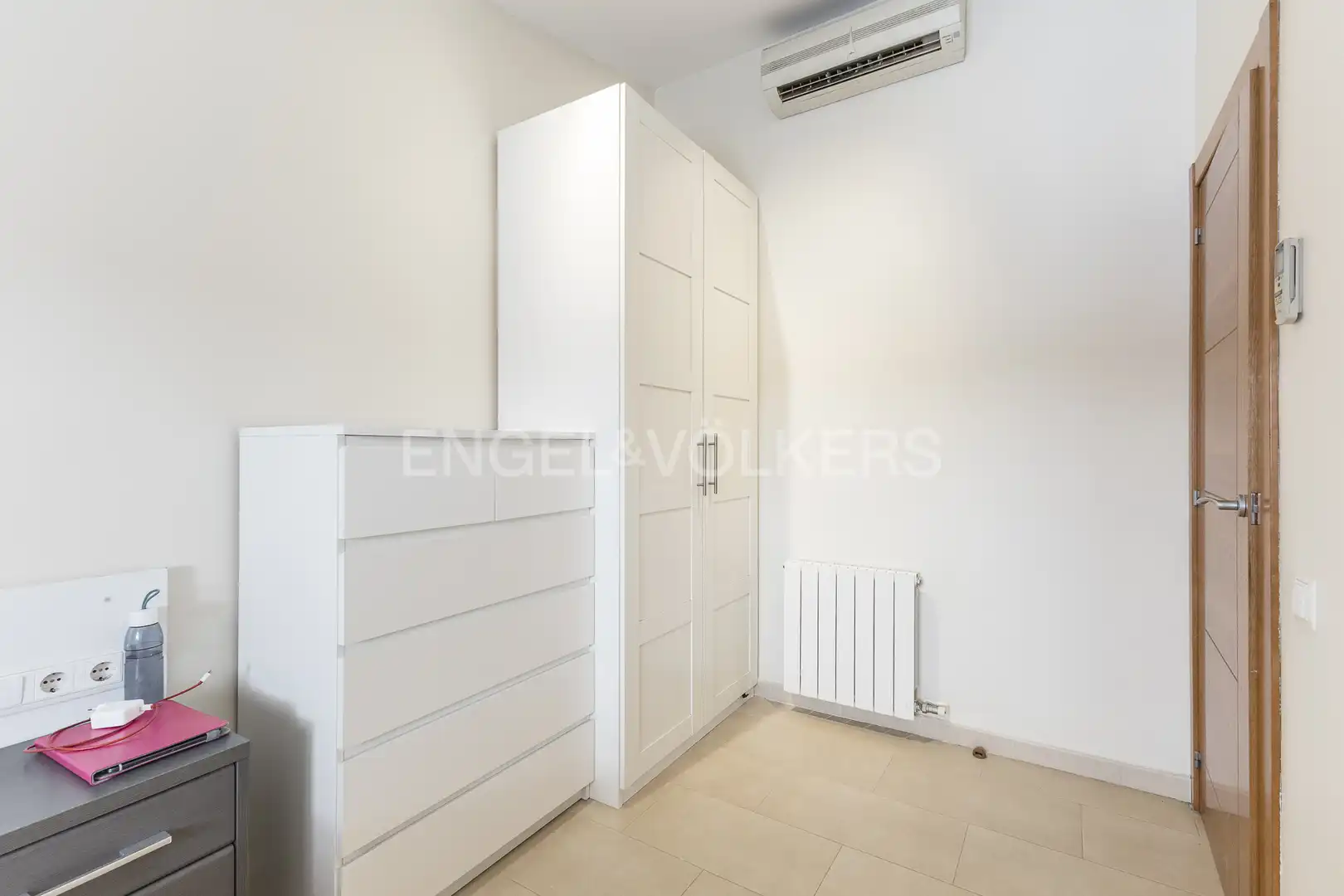 Bedroom of Houses for sale in Barcelona  with Air Conditioner, Heating and Terrace