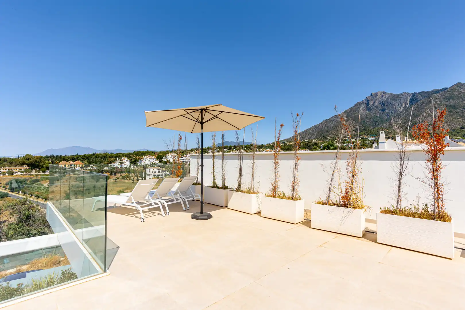 Terrassa de Casa o xalet en venda en Marbella amb Aire condicionat, Jardí privat i Terrassa