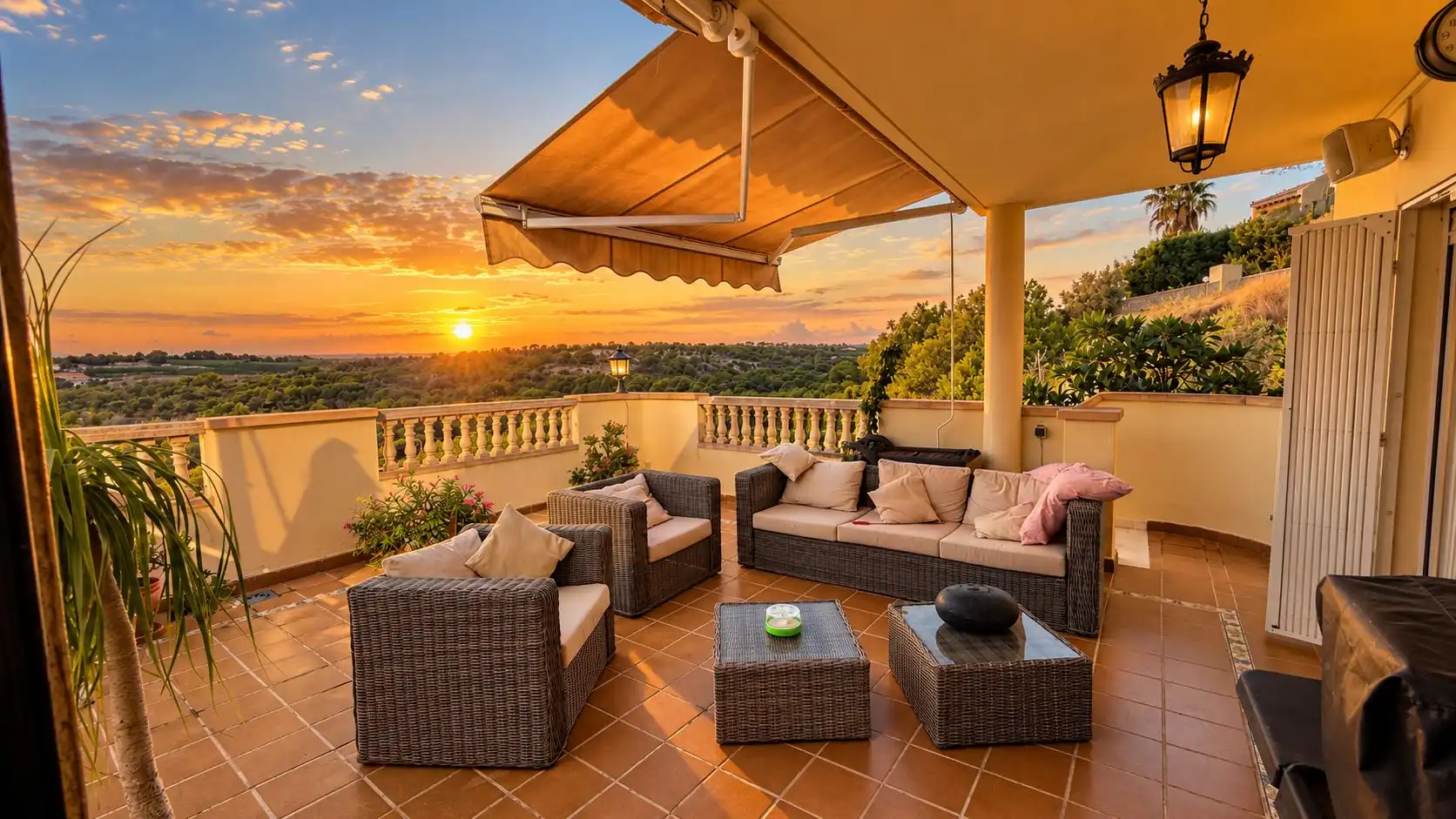 Chalet con piscina en venta en Calle Tramontana