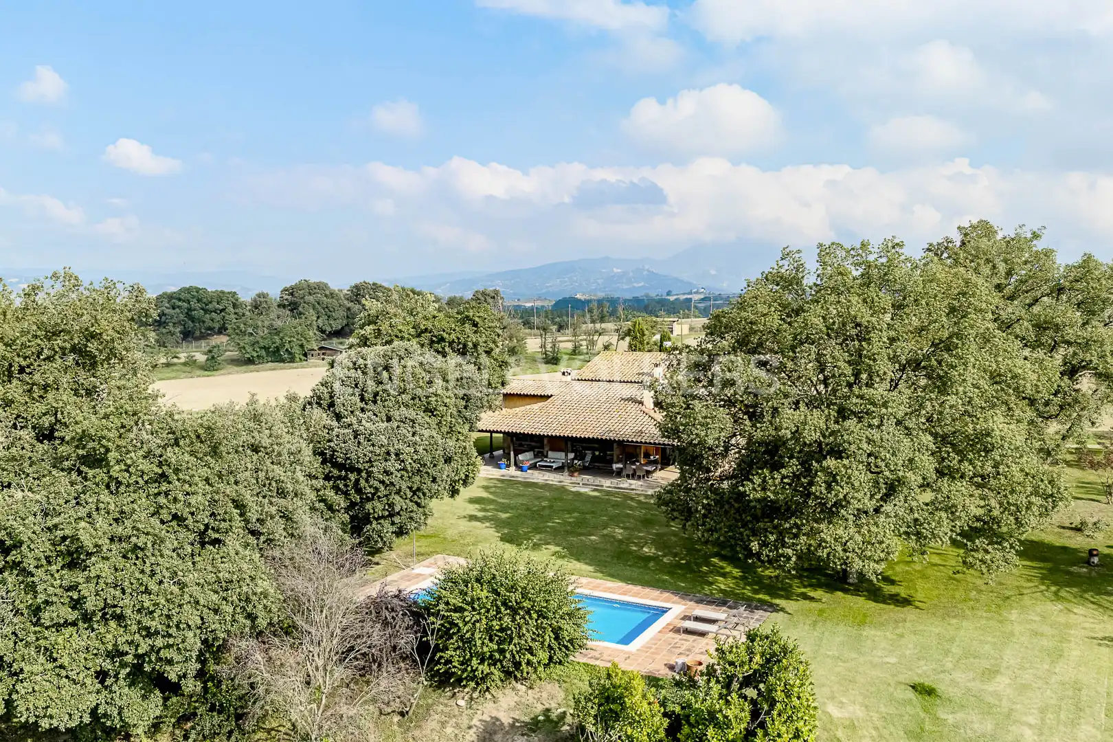 Garten von Country house zum Verkauf in Torelló mit Klimaanlage, Heizung und Privatgarten