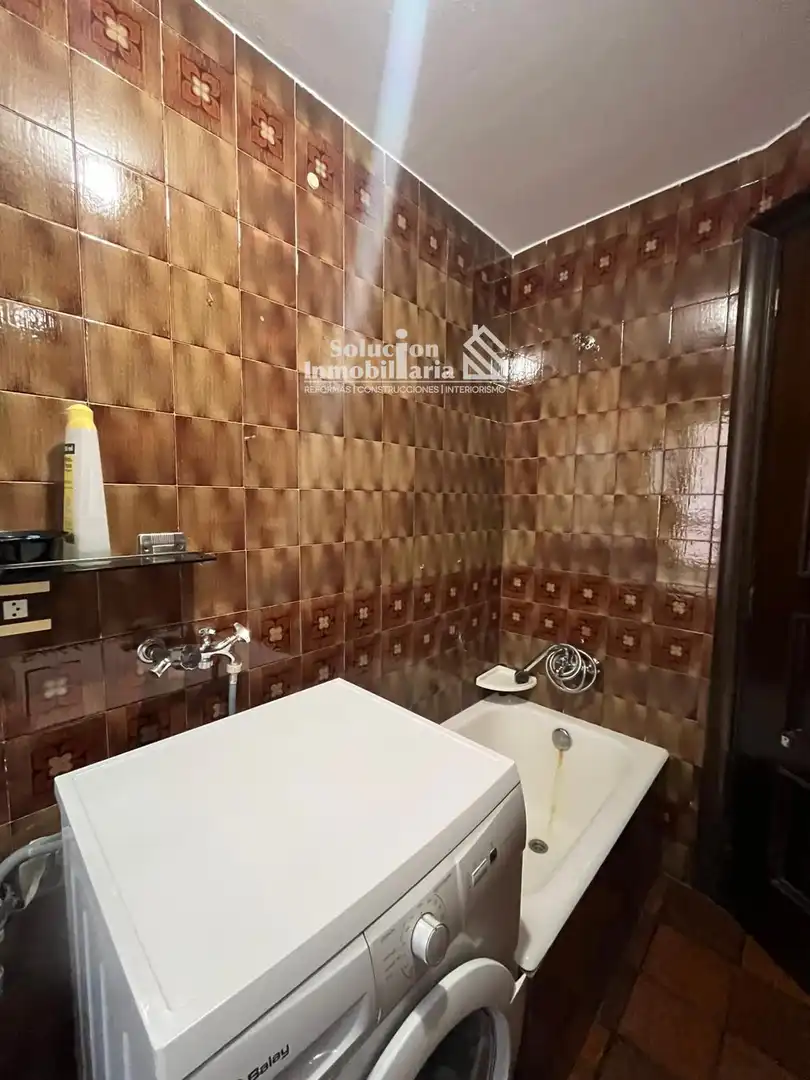Bathroom of Flat for sale in Salamanca  with Heating, Terrace and Furnished