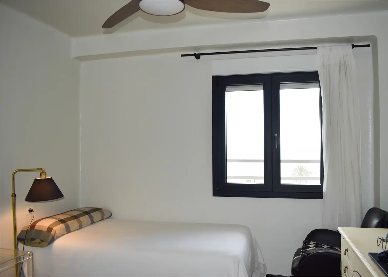 Bedroom of Flat for sale in Vélez-Málaga  with Terrace and Furnished