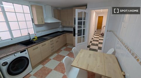 Foto 2 de Piso de alquiler en La Malva-rosa, Valencia Capital