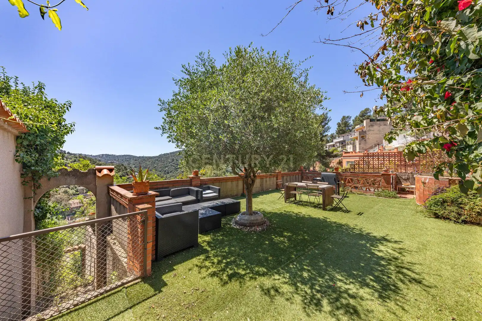 Terrassa de Casa o xalet en venda en Sant Cugat del Vallès amb Jardí privat i Traster