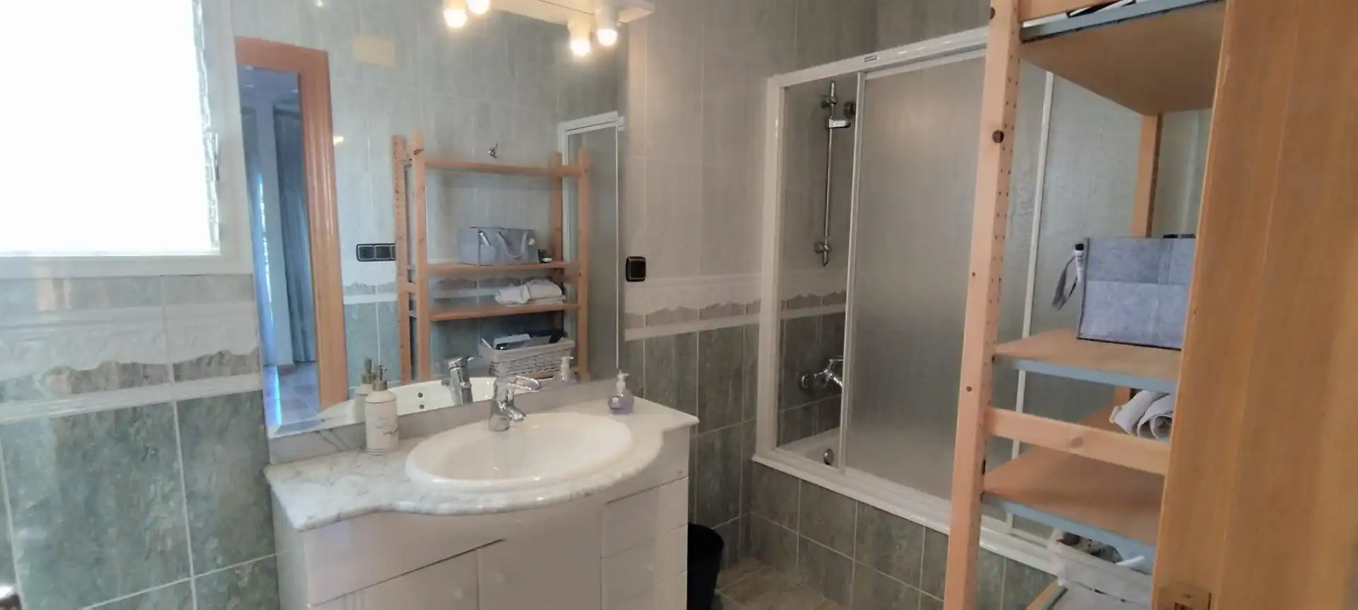 Bathroom of Houses for sale in Elche / Elx  with Air Conditioner, Private garden and Terrace