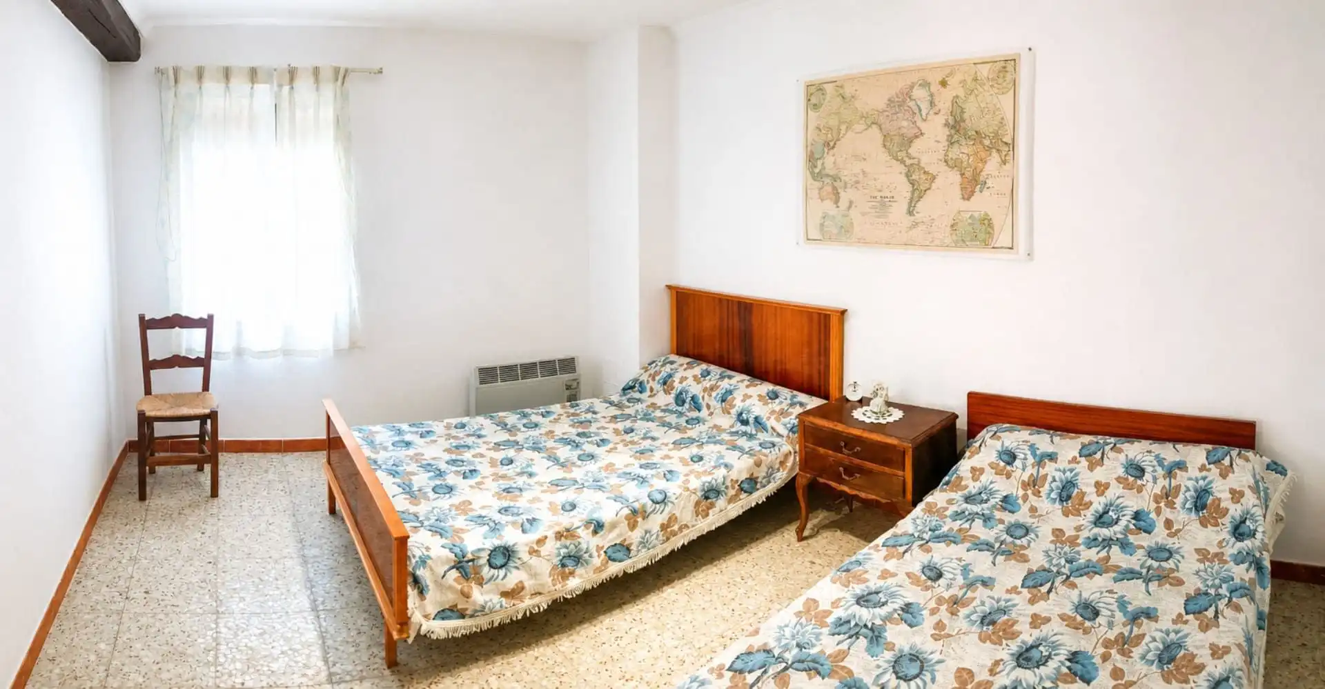 Schlafzimmer von Country house zum Verkauf in Montón mit Abstellraum