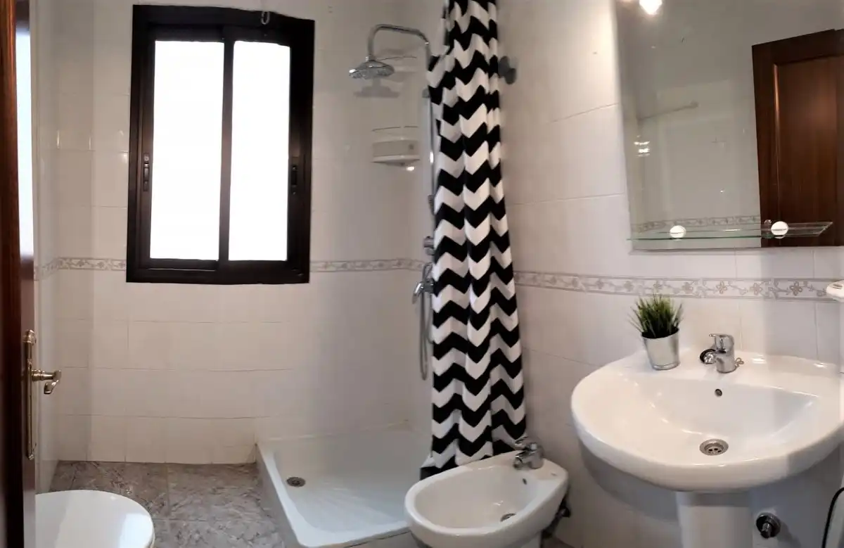 Baño de Piso de alquiler en Arona con Amueblado y Balcón