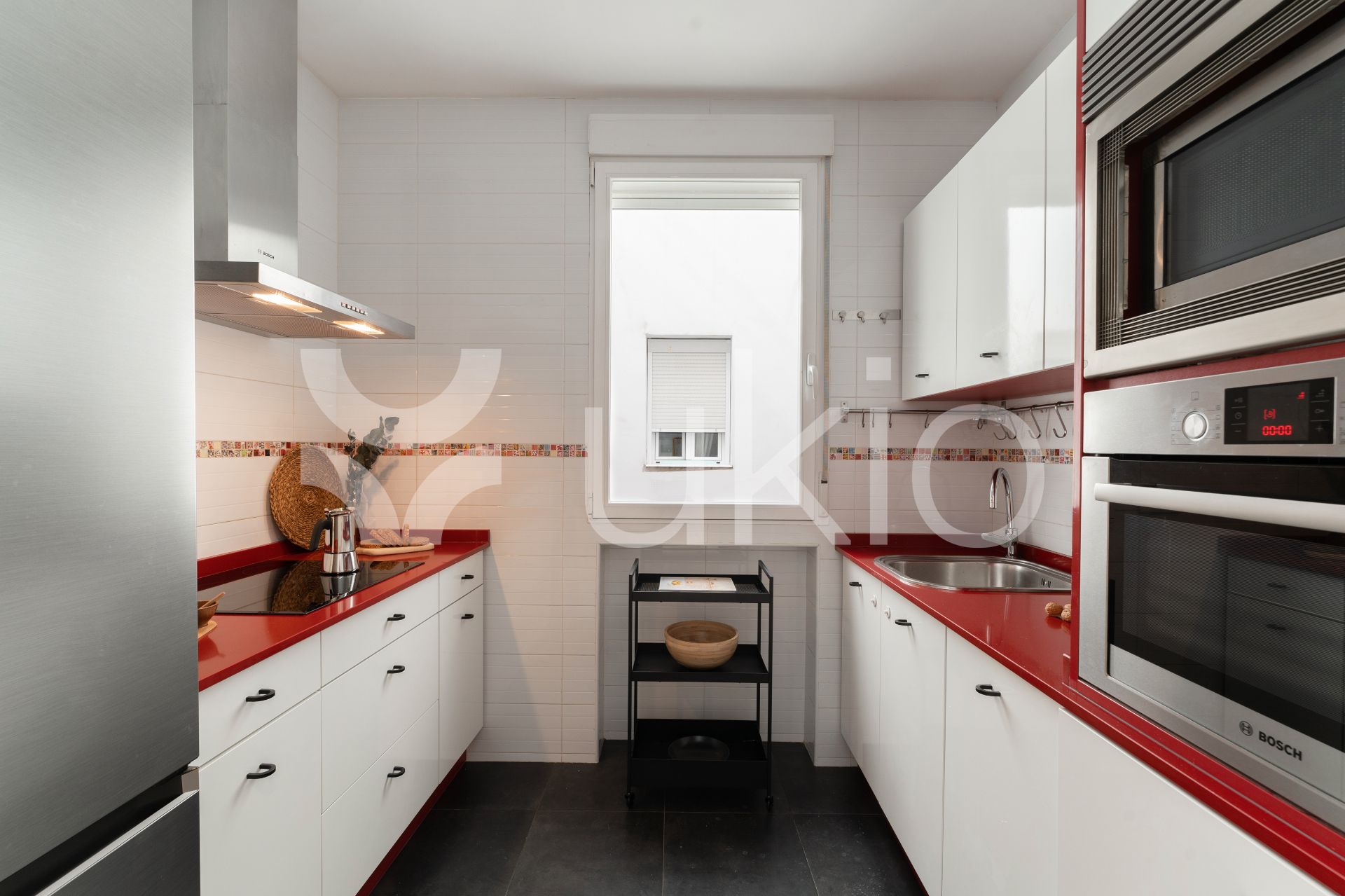 Cuina de Apartament de lloguer en  Madrid Capital amb Aire condicionat, Calefacció i Moblat