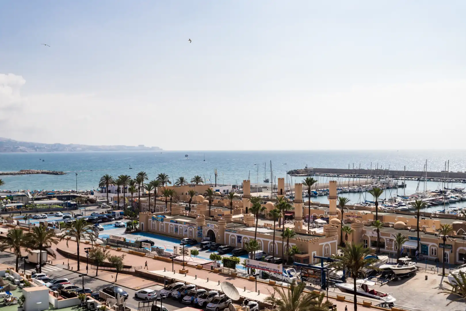 Exterior view of Study for sale in Fuengirola  with Air Conditioner, Terrace and Furnished