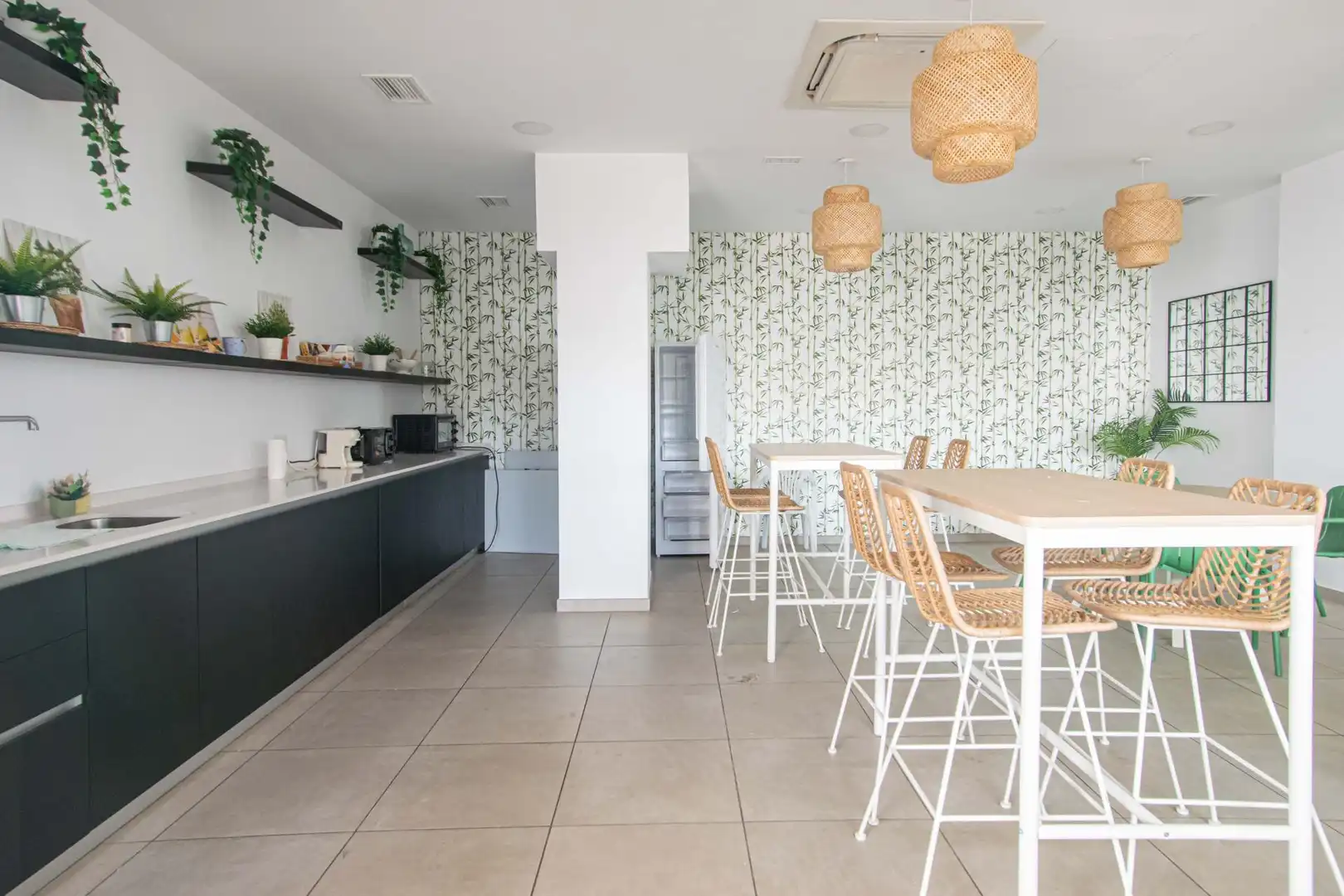 Kitchen of Flat for sale in Sevilla  with Air Conditioner, Heating and Private garden