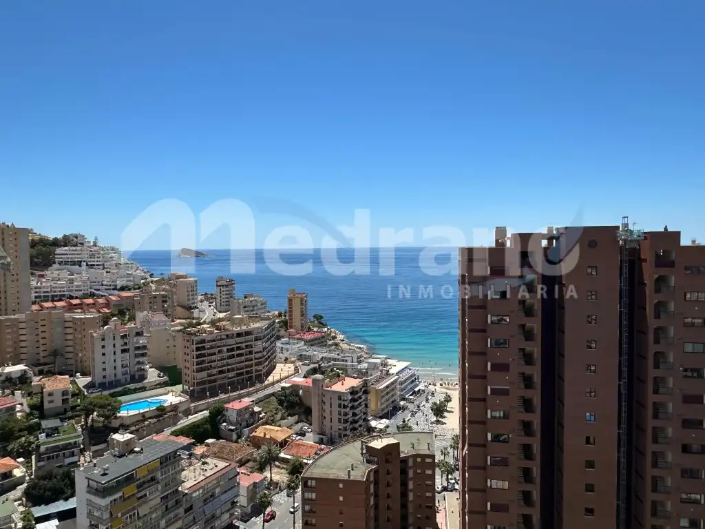 Außenansicht von Wohnung zum Verkauf in Villajoyosa / La Vila Joiosa mit Privatgarten, Terrasse und Schwimmbad