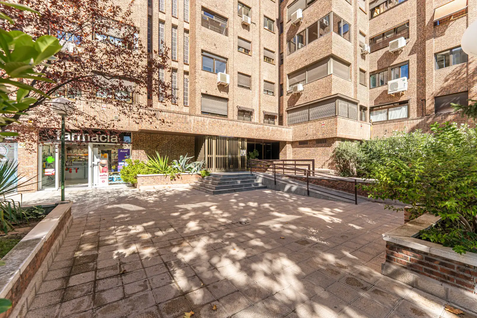 Vista exterior de Pis en venda en Madrid amb Calefacció, Parquet i Terrassa