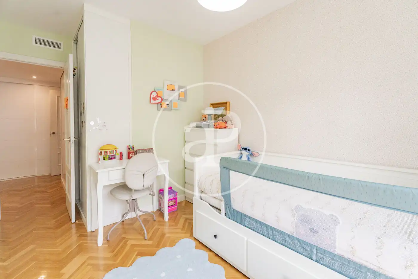 Schlafzimmer von Wohnung zum Verkauf in Pozuelo de Alarcón mit Klimaanlage, Heizung und Privatgarten