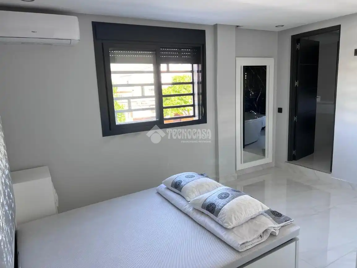 Semi-detached house with pool for sale in Este - Alcosa- Torreblanca, imagen 14