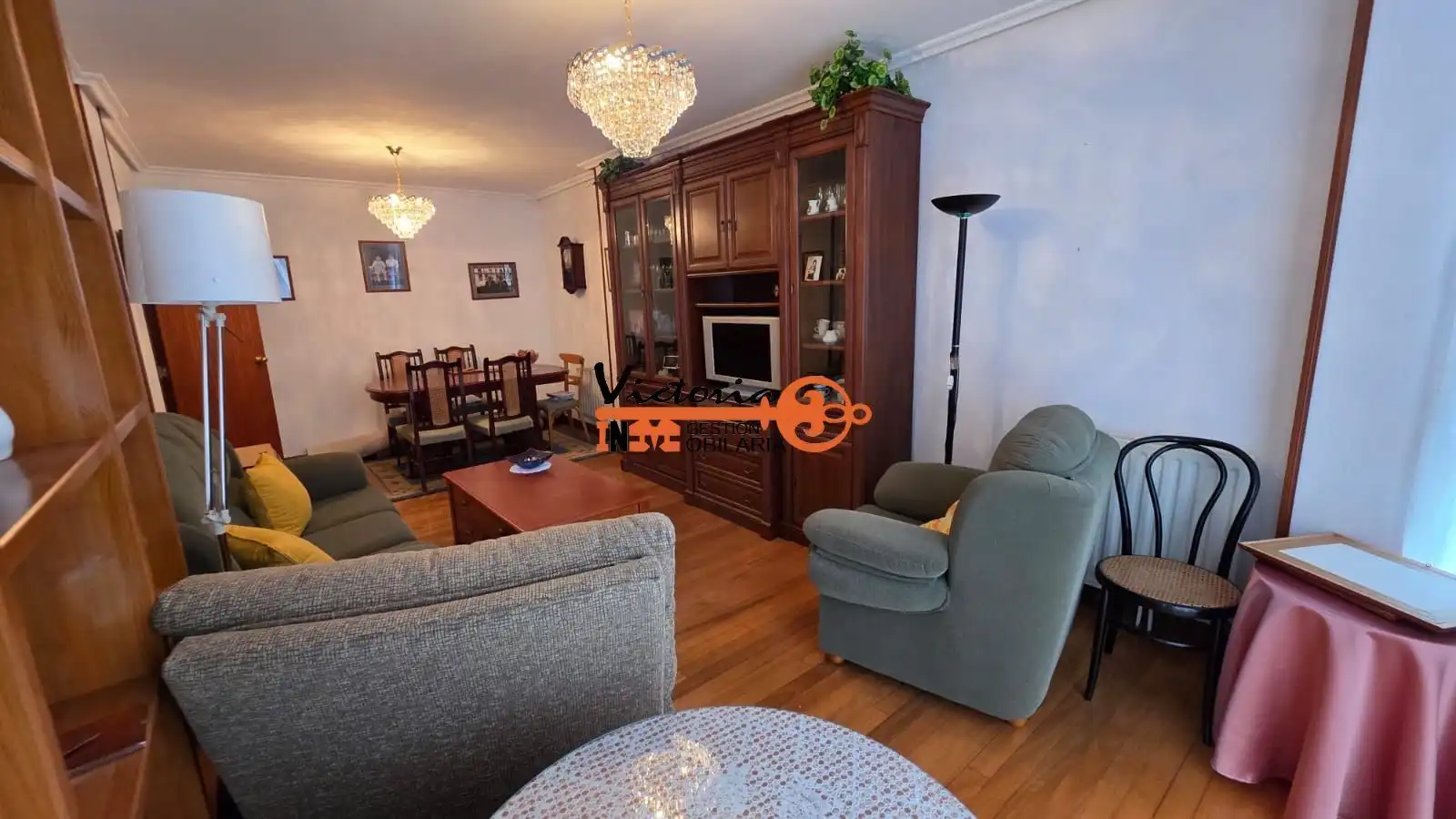 Sala d'estar de Pis en venda en Castro-Urdiales amb Calefacció