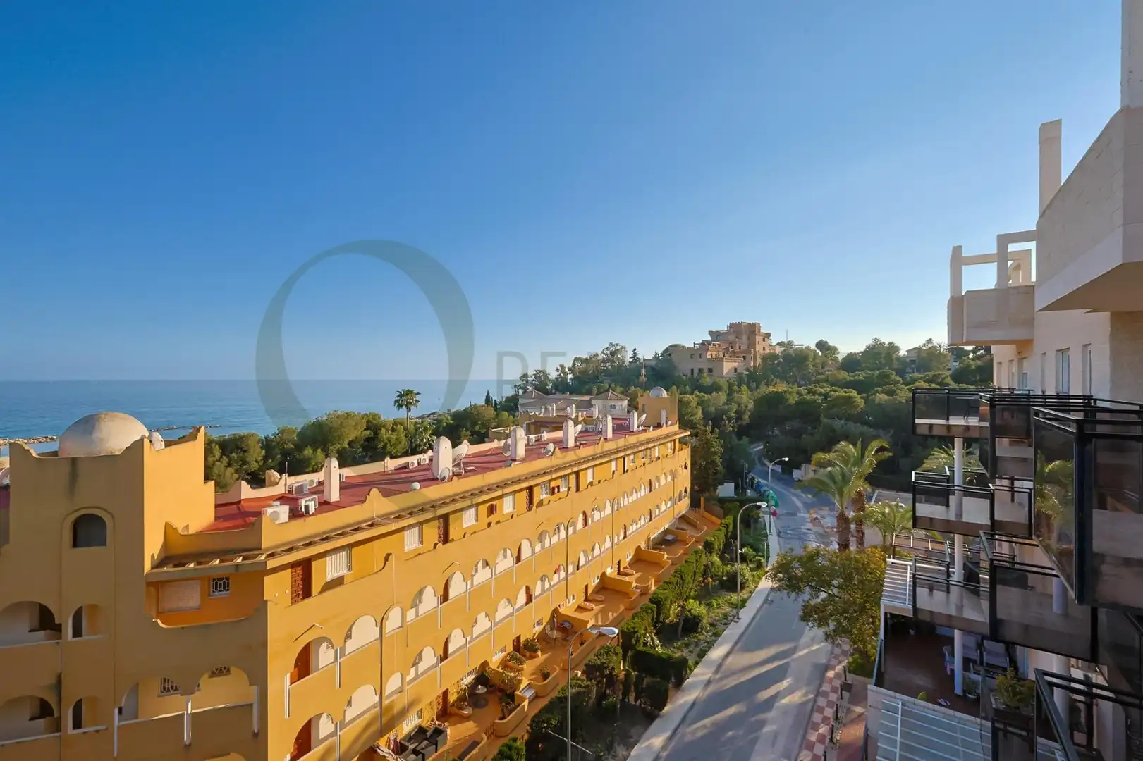Vista exterior de Àtic en venda en El Campello amb Aire condicionat, Terrassa i Balcó